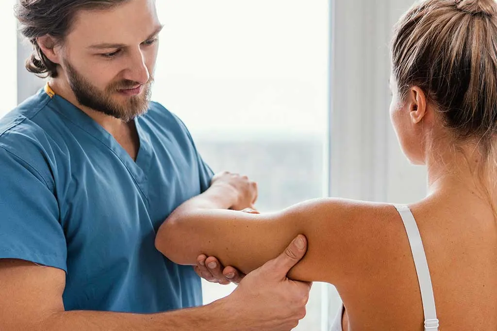 Frozen Shoulder in Markham: Signs, Stages, and How Physiotherapy Helps You Recover