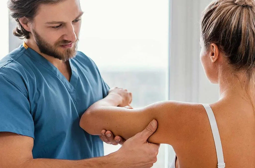 Frozen Shoulder in Markham: Signs, Stages, and How Physiotherapy Helps You Recover